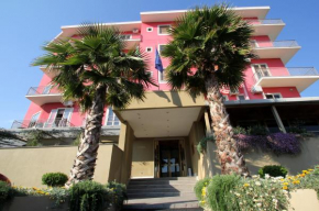 Гостиница Hotel Carosello  Понтеканьяно